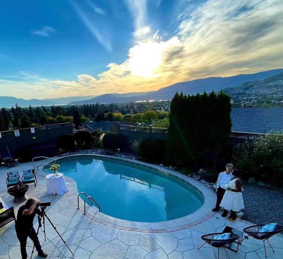 A Vista Villa Couples Retreat 킬로나 외부 사진