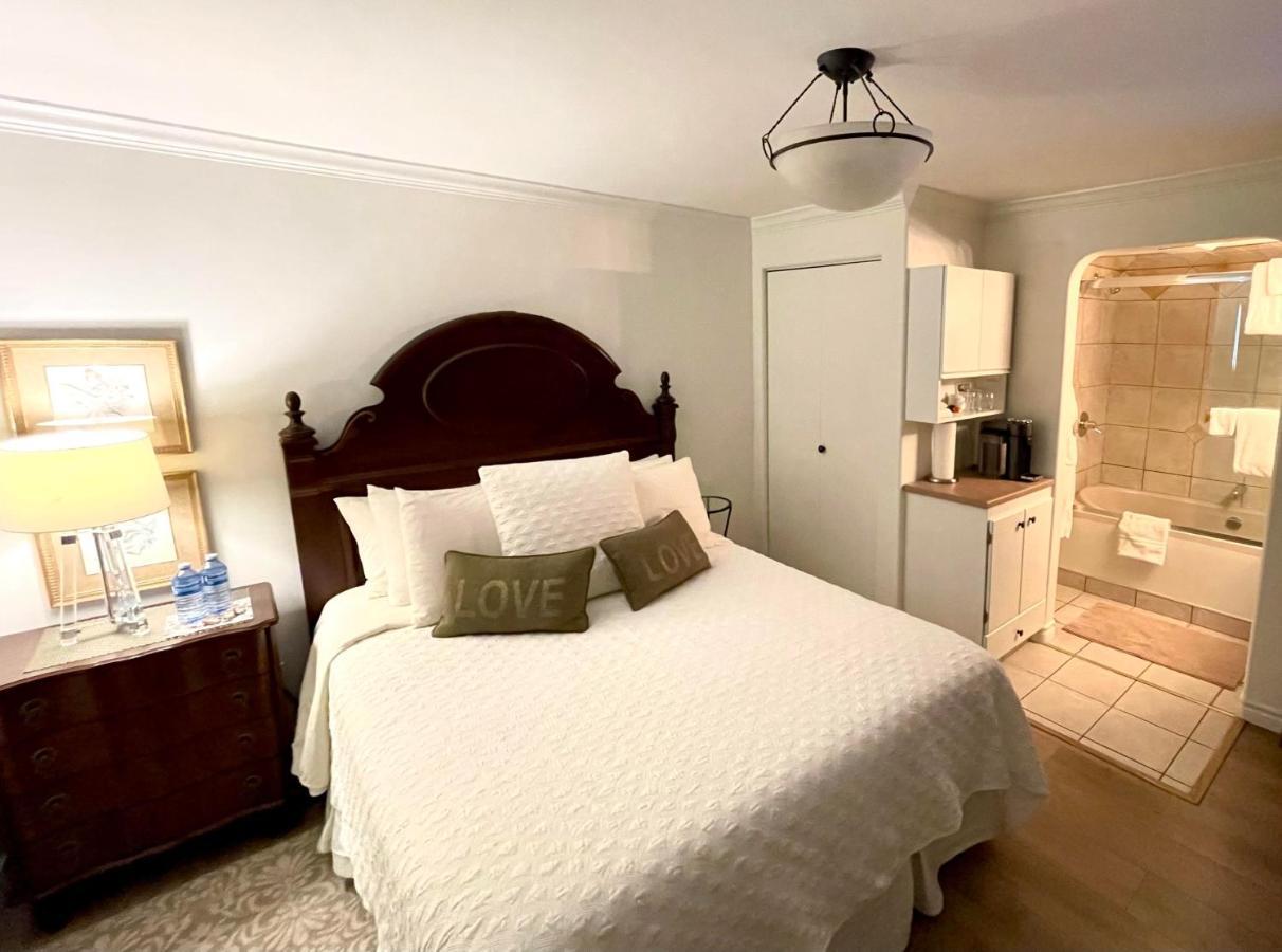 A Vista Villa Couples Retreat 킬로나 외부 사진