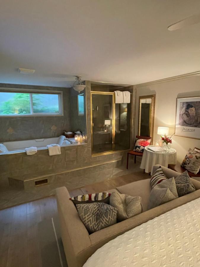 A Vista Villa Couples Retreat 킬로나 외부 사진