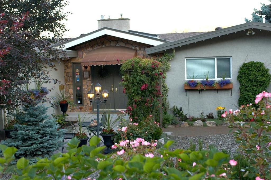 A Vista Villa Couples Retreat 킬로나 외부 사진