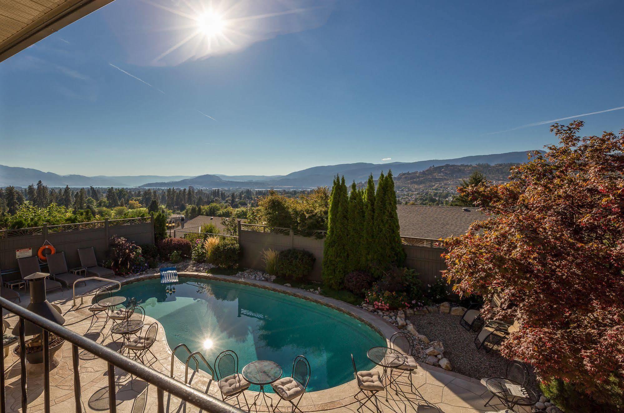 A Vista Villa Couples Retreat 킬로나 외부 사진